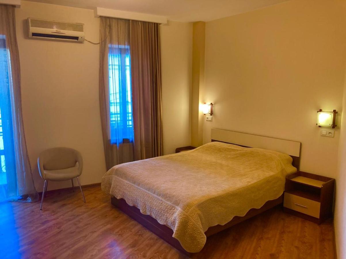 Hotel Old Cellar Tbilisi ภายนอก รูปภาพ