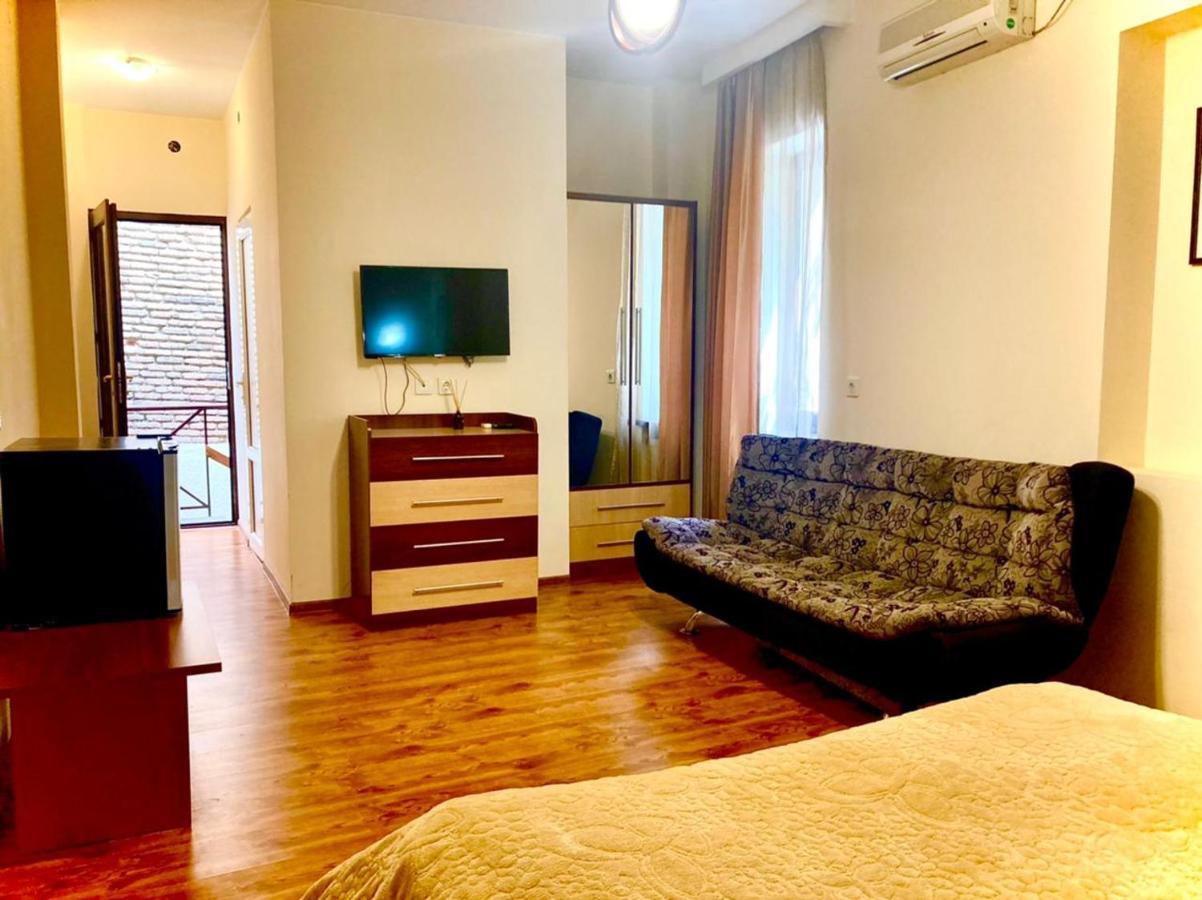 Hotel Old Cellar Tbilisi ภายนอก รูปภาพ